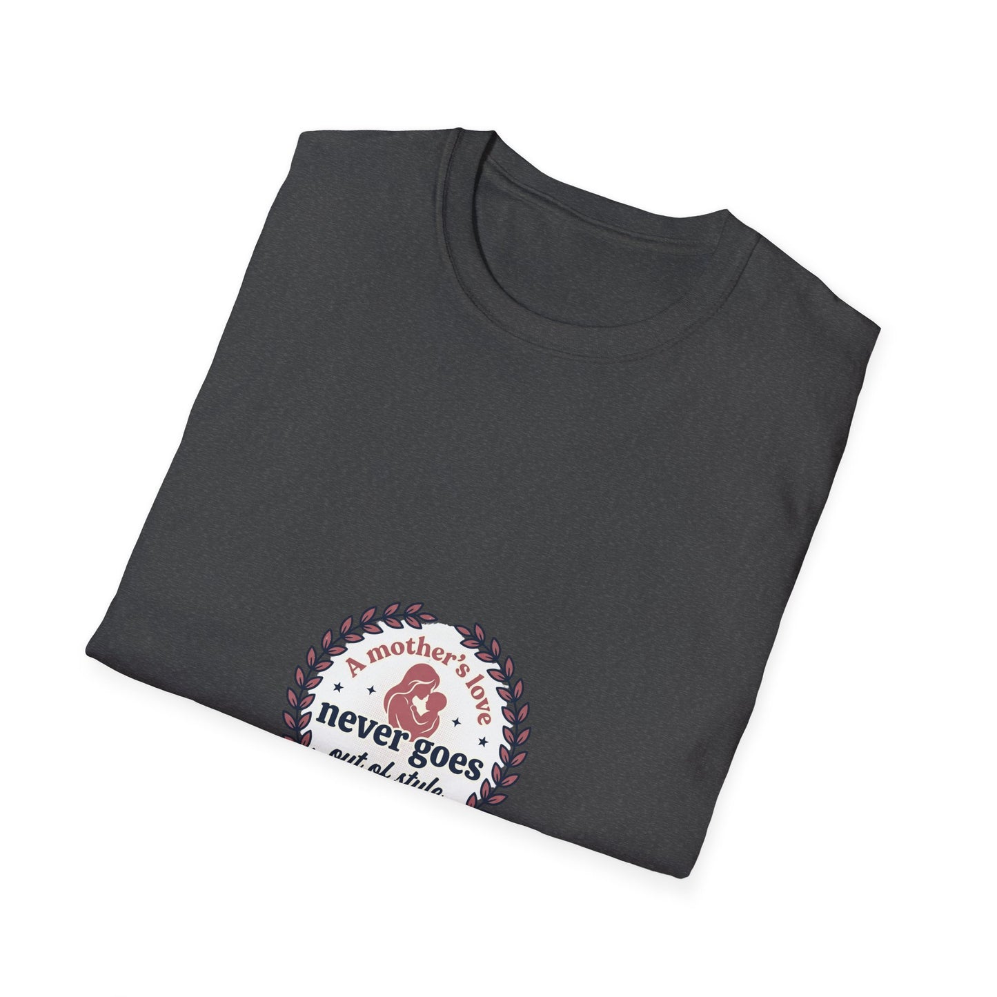 Love Never Goes Out of Style Retro Rose T-Shirt - Camiseta "O Amor Nunca Sai de Moda" – Rosa Retrô