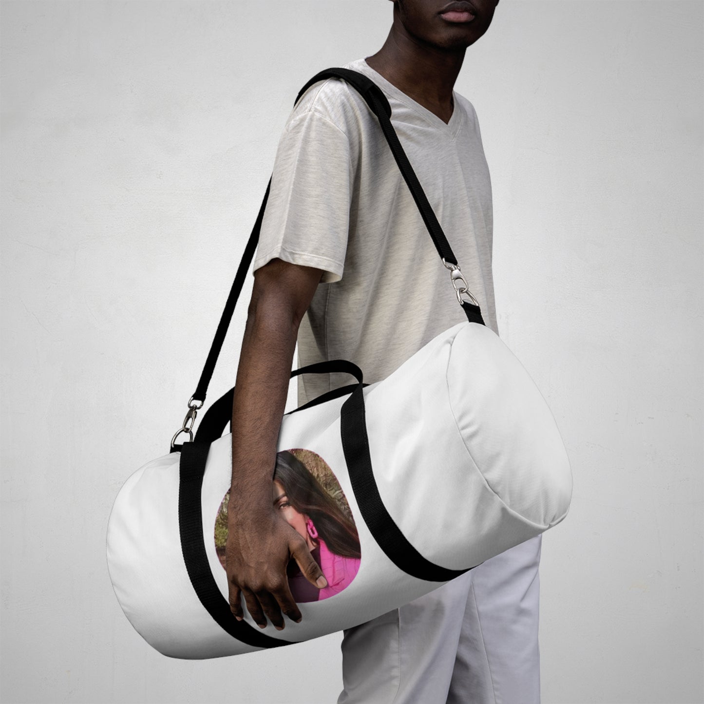 Bolsa Duffel Branca Clássica – Coleção Oficial Valnnyce Vanessa