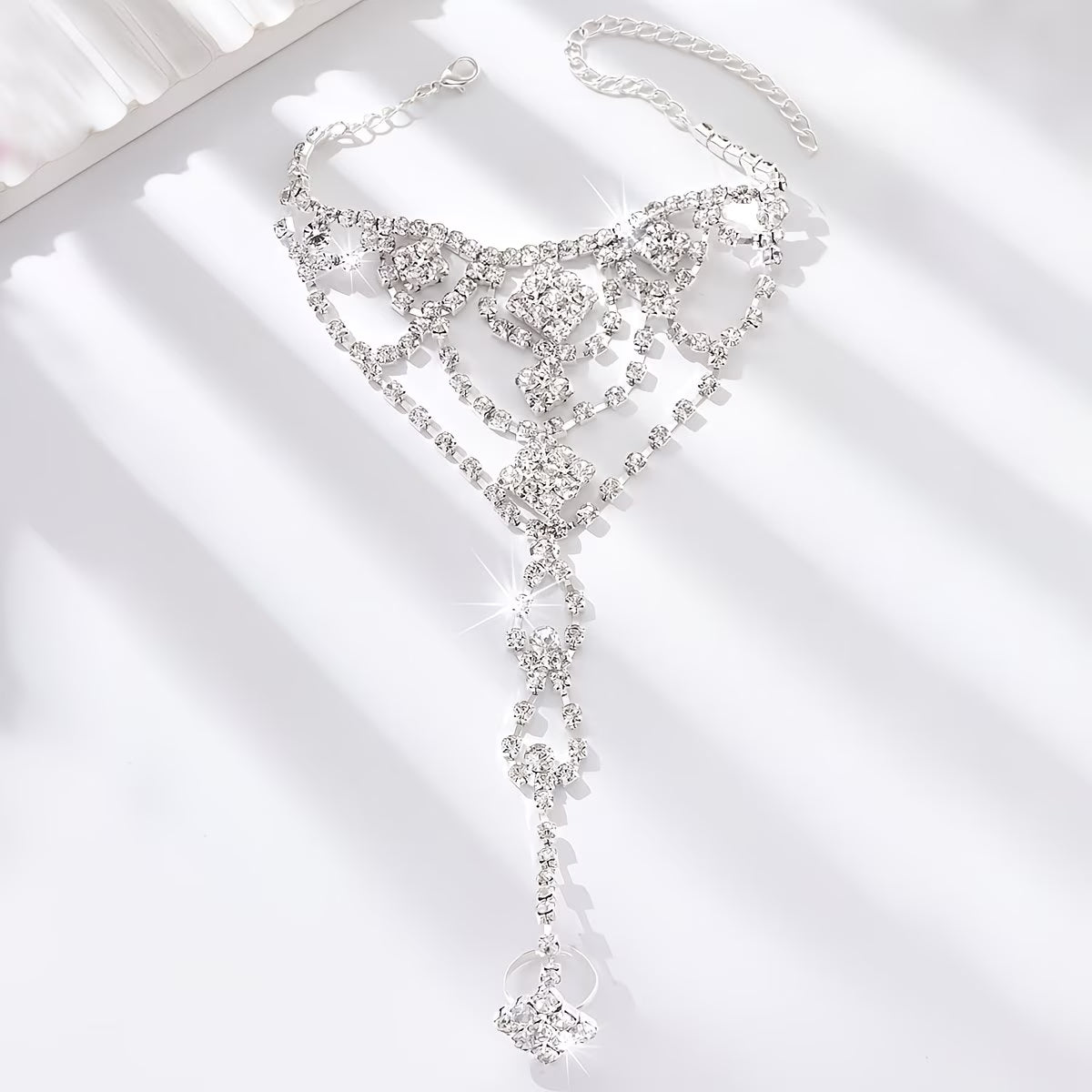 LuxeLink™ Hollow-Out Finger Chain | Elegant Hand Jewelry Accessory for Women